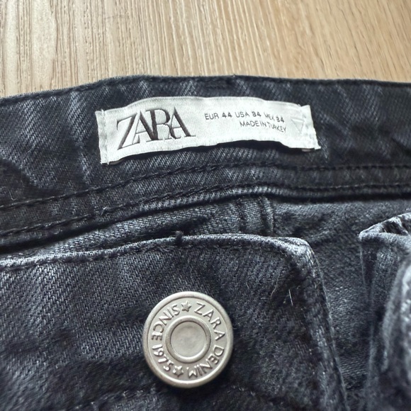 Zara Black Skinny Jeans with Stretch and Distressed Look - Picture 5 of 7